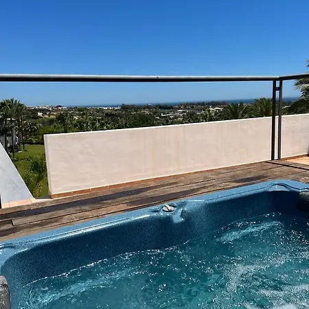 Apartamento Precioso Atico Con Vistas Y Jacuzzi Privado En La Terraza Estepona
